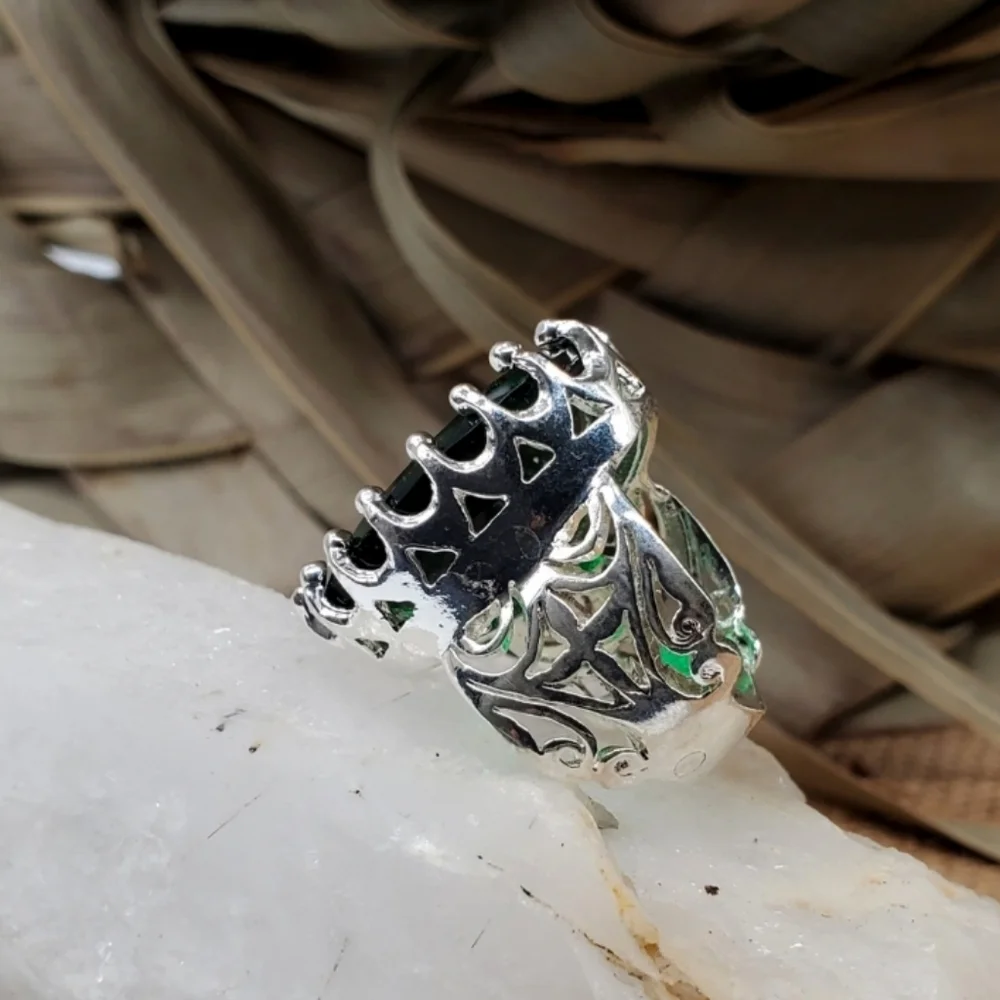 DIOPSIDE QUARTZ STONE LARGE White Rhodium/925 Silver RING